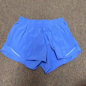Lululemon Hotty Hot shorts 4”